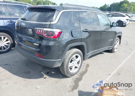 2024 Jeep Compass Latitude 4X4 из США, поврежденный, VIN 3C4NJDBNXRT607445